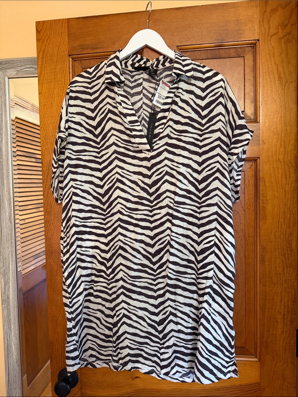 Tahari Black and White Zebra Print Button-Down beach dress